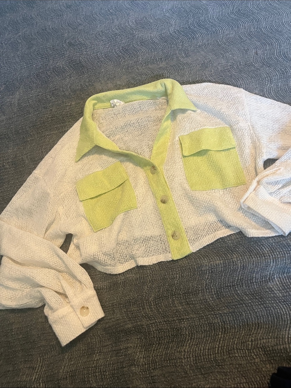Le Lis White Cropped Knit Button-Down with Lime Accents - Picture 3 of 4